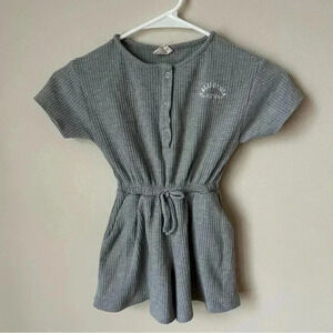 Zara Girl’s Short Sleeve Half Button Crewneck Grey Romper Youth Size 6